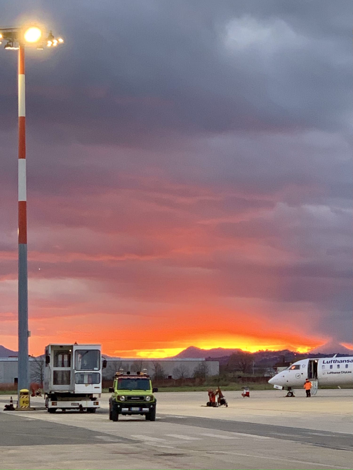 Casa_Ancarano_Contact_Description